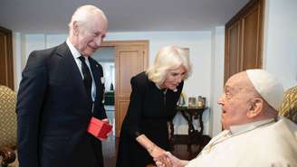 Por que Rei Charles III não foi ao funeral de Papa Francisco? Ingleterra proibiu presença