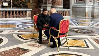 Em um cenário inusitado, o presidente dos Estados Unidos, Donald Trump, e o líder ucraniano, Volodymyr Zelensky, se encontraram no Vaticano