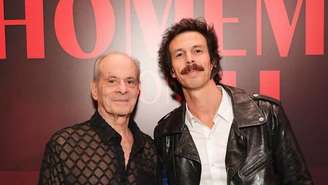 O diretor Esmir Filho e o cantor Ney Matogrosso