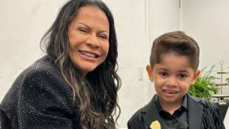 Dona Ruth com o neto Leo, filho de Marília Mendonça