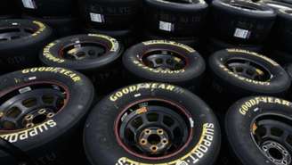 Pneus da empresa americana Goodyear, suspeita de ter ocultado defeitos em pneus de caminhões que causaram acidentes.