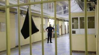 A prisão de Fresnes, perto de Paris, é uma das prisões mais superlotadas da França.