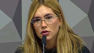 Virginia Fonseca presta depoimento