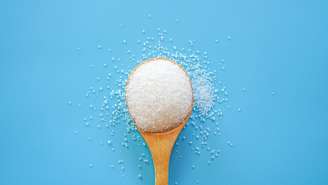 Descubra como fazer uma simpatia com açúcar para melhorar a convivência e resolver conflitos familiares com harmonia e espiritualidade.