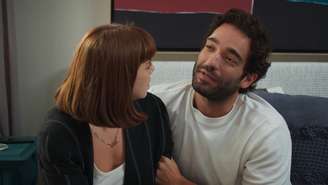 Solange (Alice Wegmann) e Afonso (Humberto Carrão) de Vale Tudo