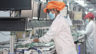 Trabalho em fábrica da Positivo