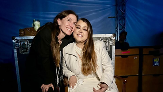 Flora Gil se emociona ao falar da saúde de Preta Gil