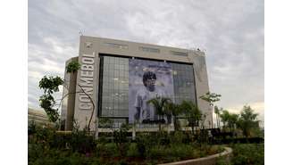 Foto de Diego Maradona na sede da Conmebol em Luque, no Paraguai