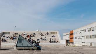 Imgem de jovens estudantes da Universidade de Aveiro, em Portugal