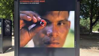 "O guaraná dos Sateré-Mawé": foto de J.L. Bulcão ilustra mostra na Avenida Champs-Élysées, em Paris