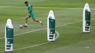 O jogador Flaco López, da SE Palmeiras, durante treinamento, na Universidade da Carolina do Norte. 