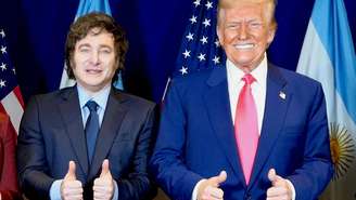 O relatório da Reuters aponta que a população desconfia cada vez mais de fontes de informação tradicionais, em um movimento que contribuiu para a chegada ao poder de líderes populistas, como os presidentes da Argentina, Javier Milei, e dos Estados Unidos, Donald Trump (imagem ilustrativa).