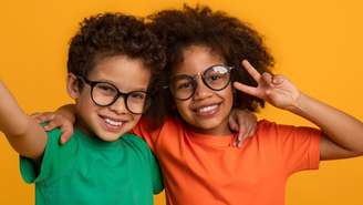 Descubra como os signos lidam com rivalidade entre irmãos e o que o mapa astral revela sobre essa relação cheia de amor, tretas e conexão.