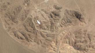 Esta foto de satélite do Planet Labs PBC mostra a usina de enriquecimento de Fordo no Irã em 1º de abril de 2025.