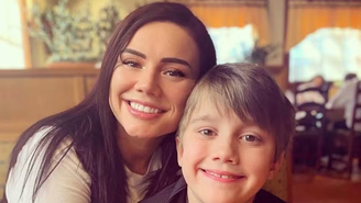 Ex-participante de reality é impedida de entrar no funeral do próprio filho após se atrasar