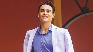 Em Garota do Momento, Pedro Goifman interpreta Guto, jovem que se descobre gay e encara o preconceito do pai