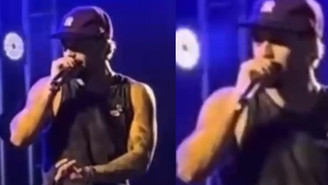 Item inusitado invade palco de Zé Felipe e cantor dispara: