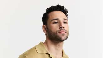 Galã brasileiro rouba cena em “O Píer”, nova série no top 1 global da Netflix