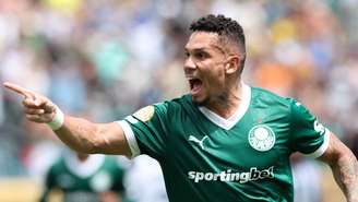 Paulinho comemora gol da classificação do Palmeiras no Mundial