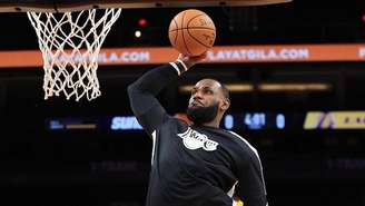 LeBron James irá ficar nos Lakers na próxima temporada da NBA.