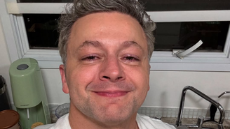 Lucas Lima chama atenção de seguidoras com biscoito