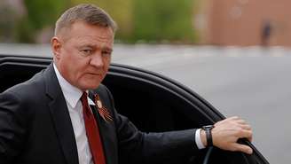 Roman Starovoit foi encontrado morto horas depois de ter sido demitido pelo presidente Vladimir Putin; investigadores acreditam que ele se matou