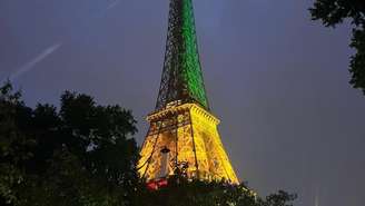 A Torre Eiffel foi iluminada com as cores do Brasil durante a visita de Estado do presidente Lula na capital francesa. 5 de junho de 2025