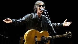 Richard Ashcroft no show de abertura da turnê do Oasis, em Cardiff