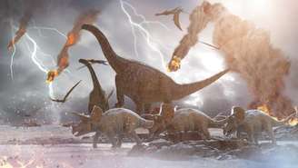 A grande extinção do fim do Cretáceo, que exterminou os dinossauros, ocorreu há cerca de 66 milhões de anos e talvez tenha sido a única que tenha afetado de maneira mais sincronizada a vida em terra e nos oceanos Denis-S/Shutterstock