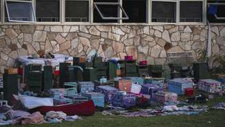 Os pertences dos campistas de uma das cabines do Camp Mystic, perto do rio Guadalupe, em Hunt, Texas, na segunda-feira, 7 de julho de 2025.