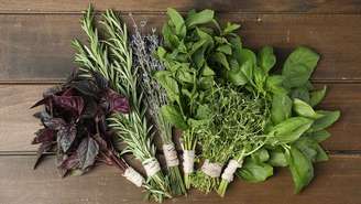 Tenha essas ervas em casa para criar boas vibrações para o amor