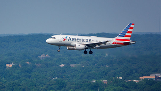 Avião da American Airlines retorna ao aeroporto de origem após falso alarme de bomba