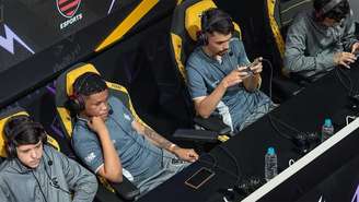 É possível construir carreira no universo dos esports?