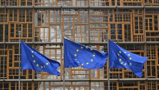 A União Europeia apresenta orçamento para 2028-2034, que inclui doação de € 100 bilhões para a reconstrução da Ucrânia.