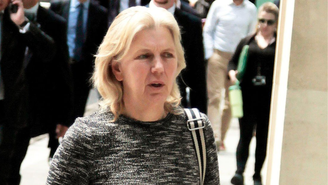 Jennifer Scott se casou com Richard Scott em 2016, mas o casal estava junto desde 1994