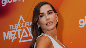 Deborah Secco 