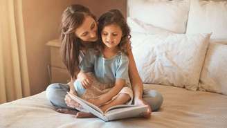 A leitura na infância auxilia no desenvolvimento cognitivo das crianças