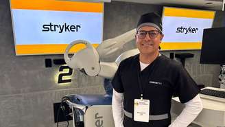 O ortopedista Marcos Nali, do Imot de Mogi das Cruzes, é certificado para operar com tecnologia robótica