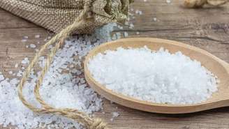 Exagerar na quantidade de sal pode trazer malefícios à saúde