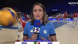 Julia Guimarães passou susto durante partida de vôlei na Liga das Nações