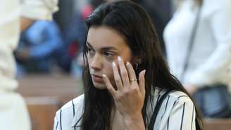 Alane Dias na missa de sétimo dia de Preta Gil