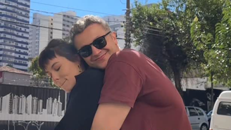 Lucas Lima surge agarradinho com amiga nas redes sociais