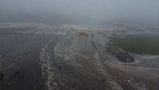 Vista aérea da cidade de Severo-Kurilsk, inundada devido ao tsunami desencadeado pelo terremoto de magnitude 8,8 que atingiu a Península de Kamchatka, na Rússia, em 30 de julho de 2025.