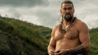 Jason Momoa faz a barba e fica irreconhecível
