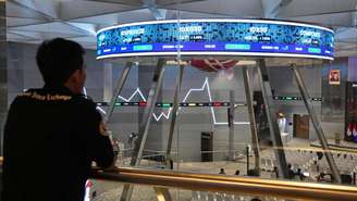 As bolsas de valores asiáticas fecharam no vermelho após a assinatura, na quinta-feira (31), do decreto do presidente americano, Donald Trump, prevendo uma nova rodada de tarifas a dezenas de países.