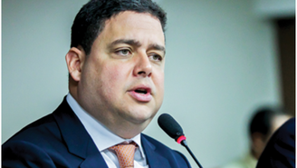 Felipe Santa Cruz é secretário de Governo de Eduardo Paes e ex-presidente da OAB Nacional