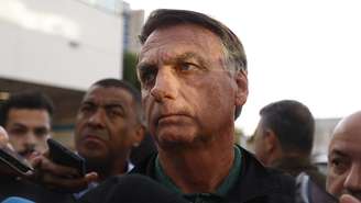 Pesquisa aponta que 53% são a favor de prisão domiciliar de Bolsonaro