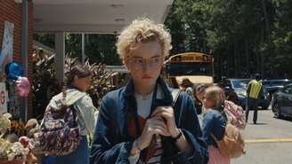 Julia Garner em A Hora do Mal