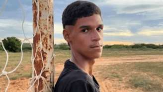 Luva de Pedreiro é internado