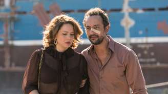 Entre crimes e trapaças, 'Os Enforcados' diverte com casal no fio da navalha